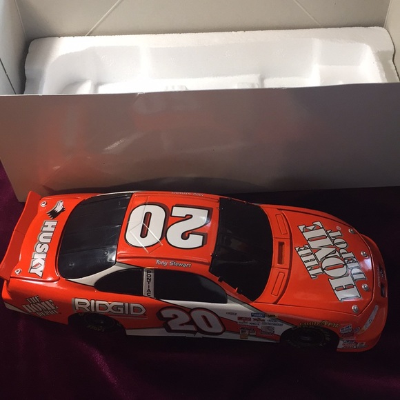 NASCAR TONY STEWART #20 EXACT SCALE MODEL CARS - Picture 6 of 6